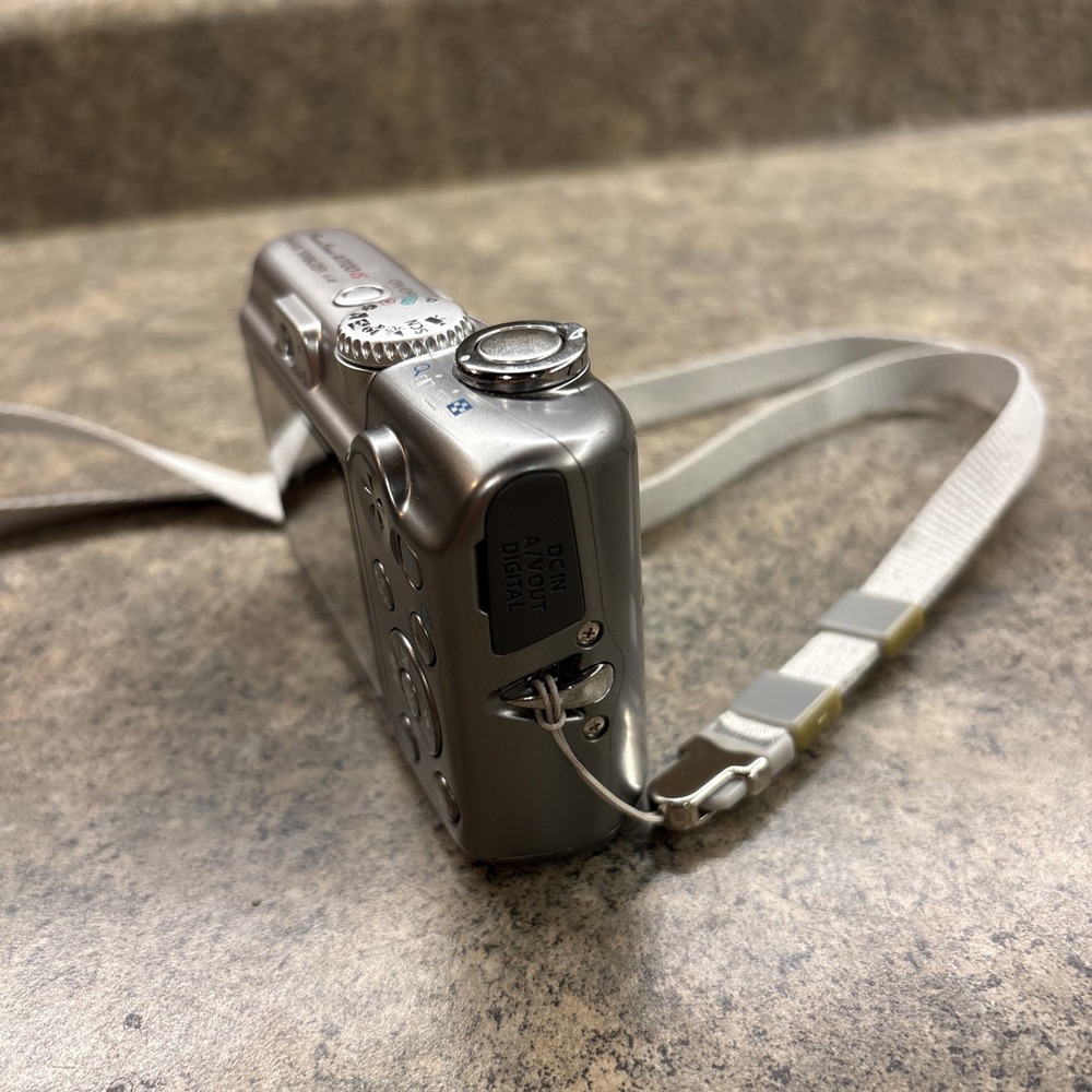 Canon PowerShot A1100 IS 12.1MP Digital Camera silver MINT COND+ Stand & Mem Car - Picture 7 of 13